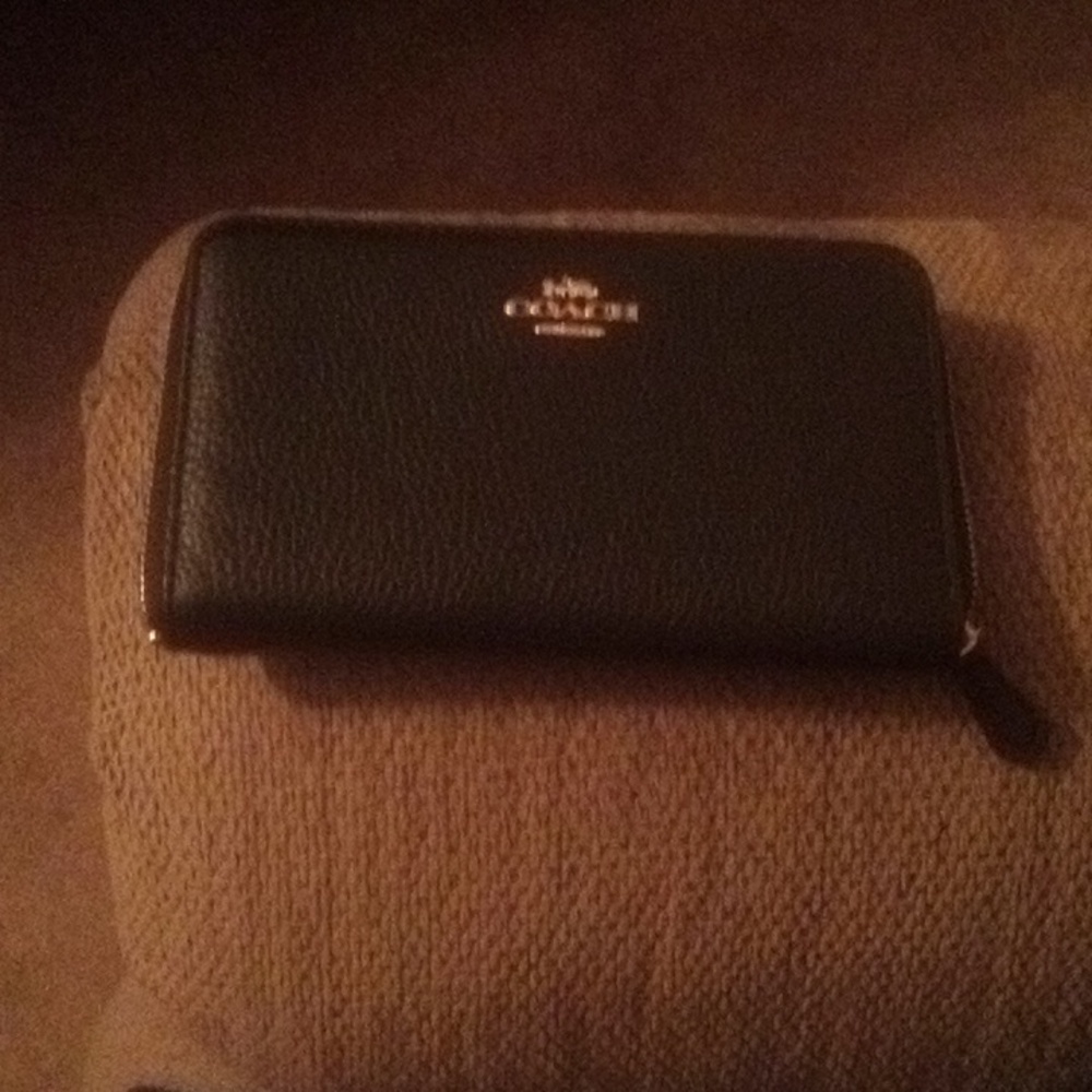 Coach Medium Wallet C4124